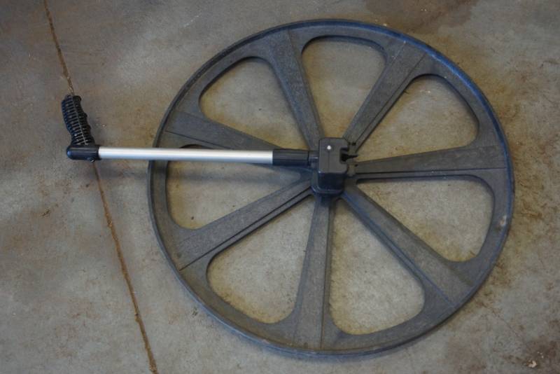 lot 4056 image: MEASRUING WHEEL - Meter Man - Model# MK7912 - WORKS GREAT