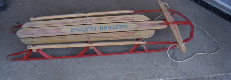 lot 4059 image: Antique Wood Sled - Western Clipper - Great Condition M# E9129