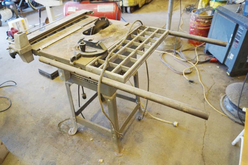 lot 4061 image: Table Saw - DAYTON - M#643 - cord has damage - untested - but worked last time it was used