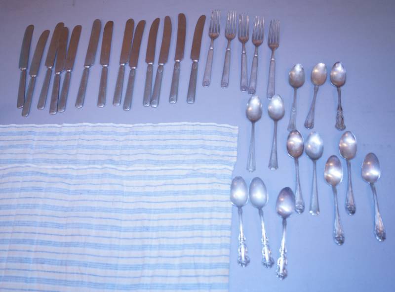 lot 4083 image: Lot of vintage silverware - Various Styles and Brands - Lots of history here