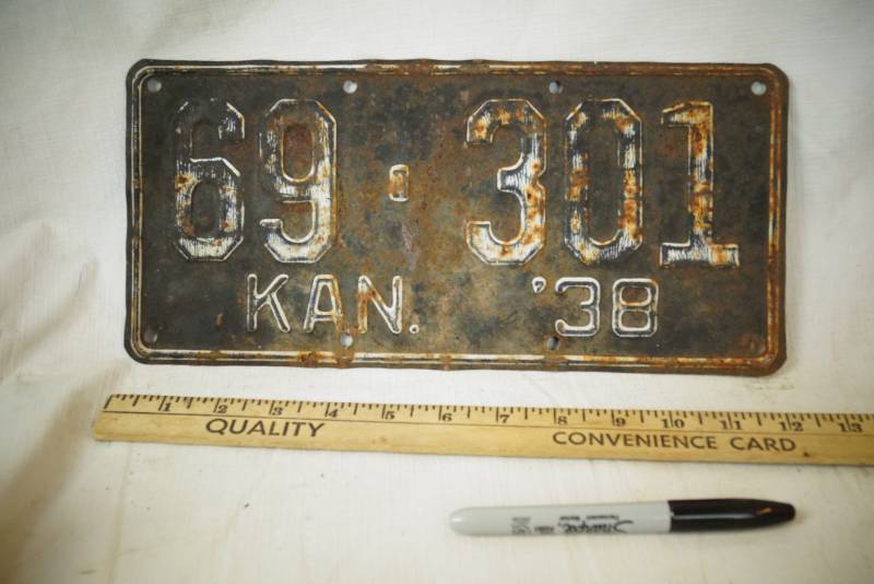 lot 1415 image: Vintage 1938 Kansas Automobile License Plate - Wow