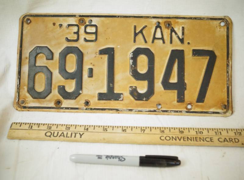 lot 1416 image: Vintage 1939 Kansas Automobile License Plate - Wow