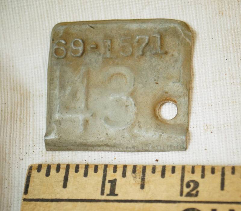 lot 1420 image: Vintage 1943 Kansas Automobile License Renewal Plate - Wow