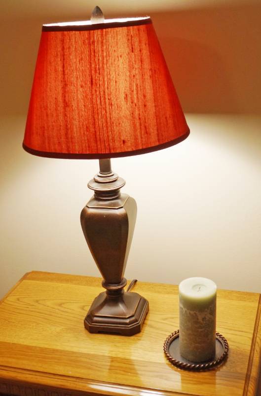 lot 1440 image: Table lamp and decorative candle