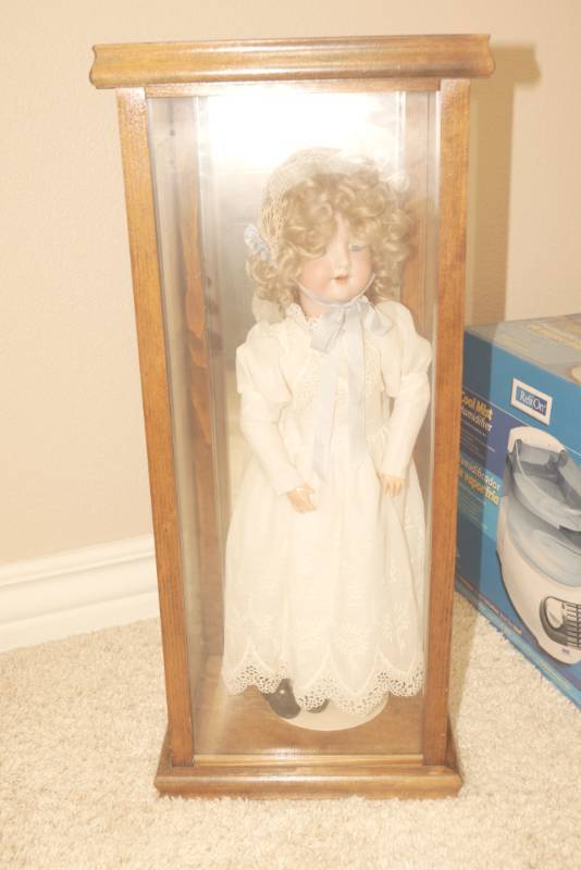 lot 3141 image: Beautiful - Vintage Porcelain Doll - Made in Germany - w showcase -This doll is amazing MUST SEE