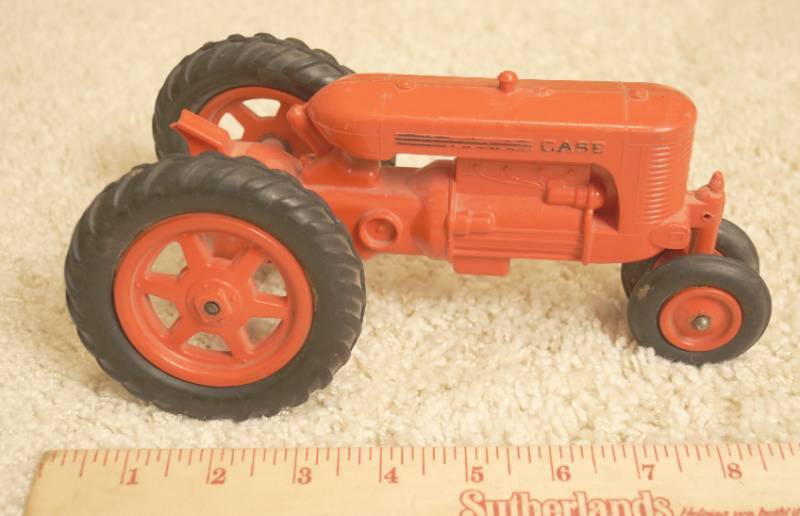 lot 3146 image: Vintage CASE Toy Tractor