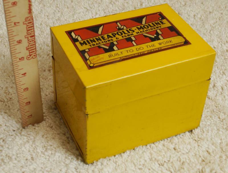 lot 3166 image: Vintage Advertising Recipe Card Box - Minneapolis Moline Tractor and Farm Machinery - NICE