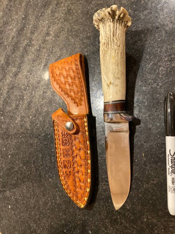 lot 3345 image: Nice Deer Antler Knife with Leather Holster