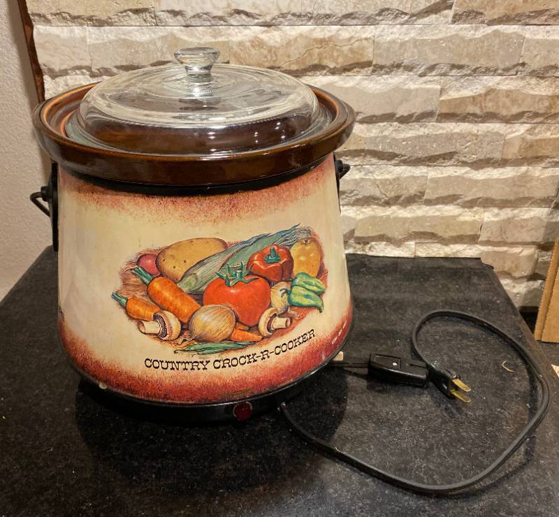 lot 3353 image: Vintage Farberware - COOK-R-CROCK - Removable Crock - Neat kitchen piece