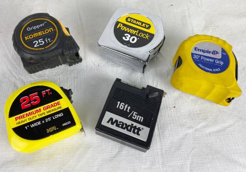 lot 3372 image: Lot of 5 Tape Measures