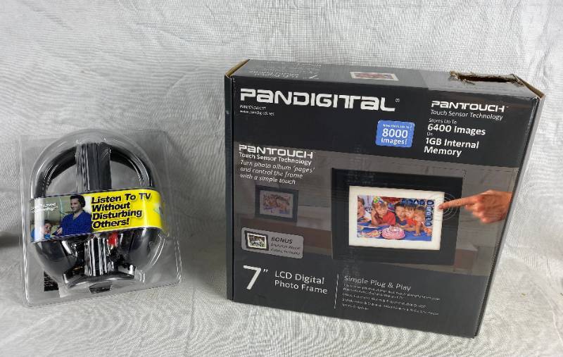 lot 3405 image: Digital Touch Screen Picture Frame and TV Headphones - Both in original packaging