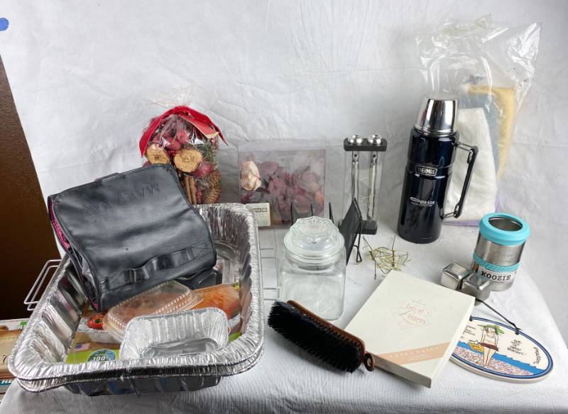lot 3413 image: Lot of housewares, THERMOS, Wine Aerators, KOOZIE, Shoe Brush, NEW Aluminum Pans and more