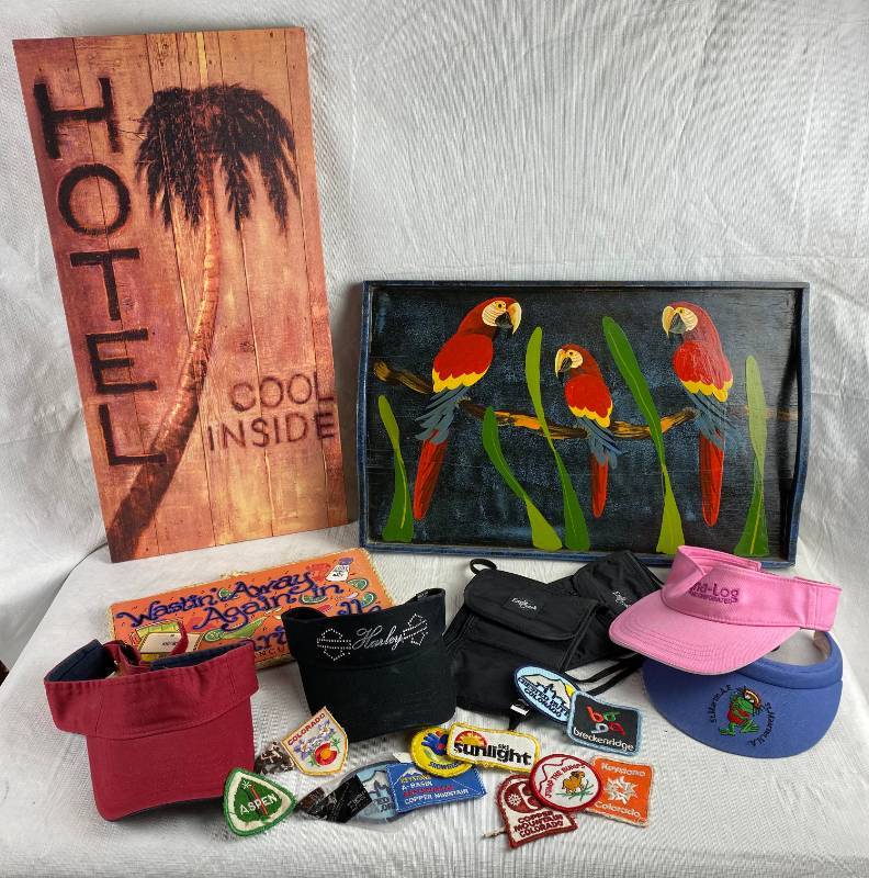 lot 3421 image: Party  Margarita Lot - Serving Tray, Hotel Sign - Girls Lot - see pics