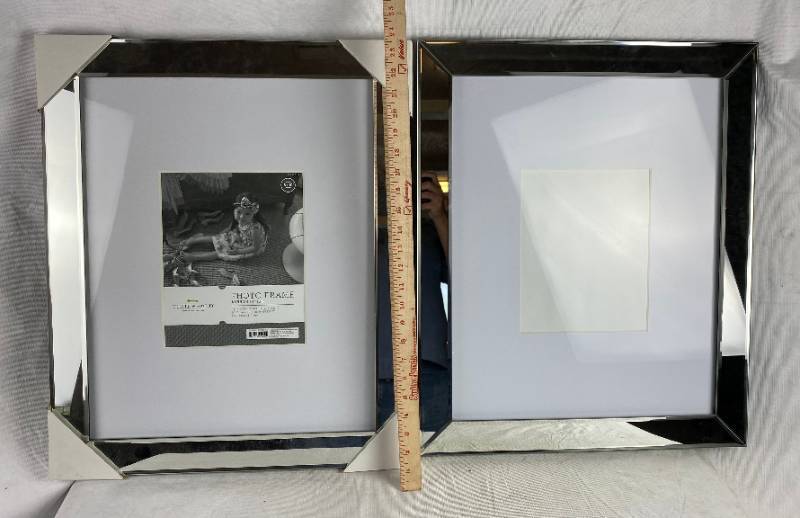 lot 3443 image: Set of 2 Pretty Mirrored Glass Frames- Fit Photos 8x10- Brand New