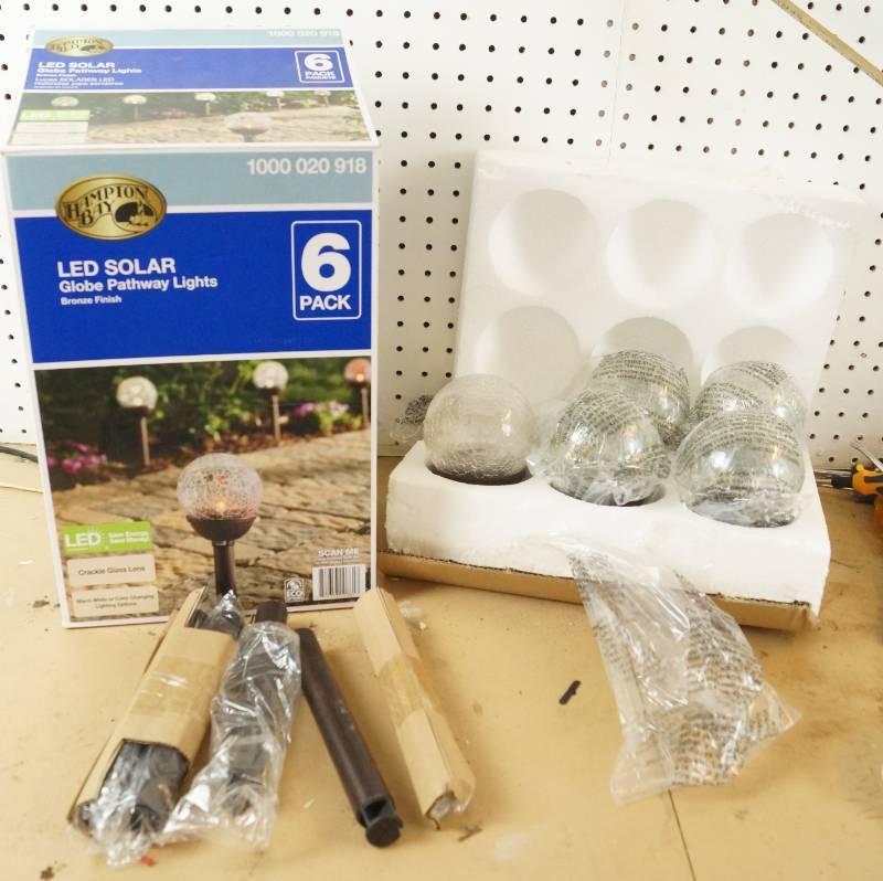 lot 1567 image: LED Solar Globe Pathway Lights - Box of 5 New