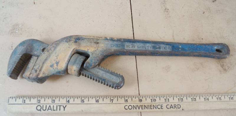 lot 1565 image: RIGID Heavy Duty Angled Pipe Wrench 18