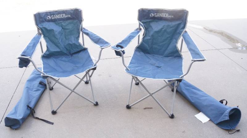 lot 1535 image: Lot of 2 Gander Mountain Folding Lawn Chairs