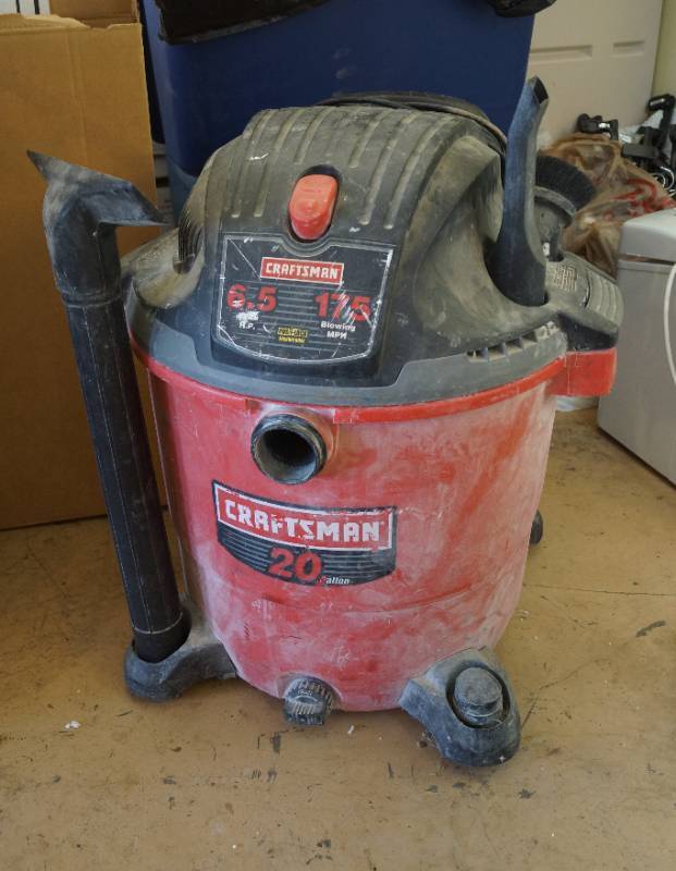 lot 1497 image: Craftsman Shop Vac - 6.5 H.P - runs