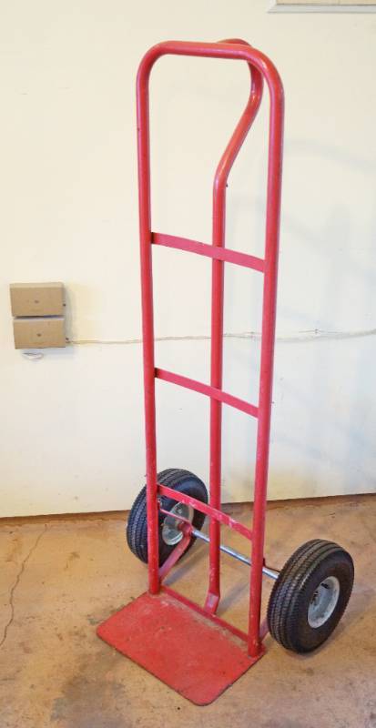 lot 1495 image: Red Dolly Hand Truck