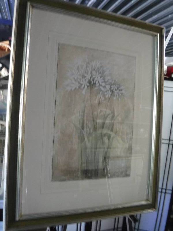 lot 7242 image: Rooms that bloom series- flowers 1 framed art