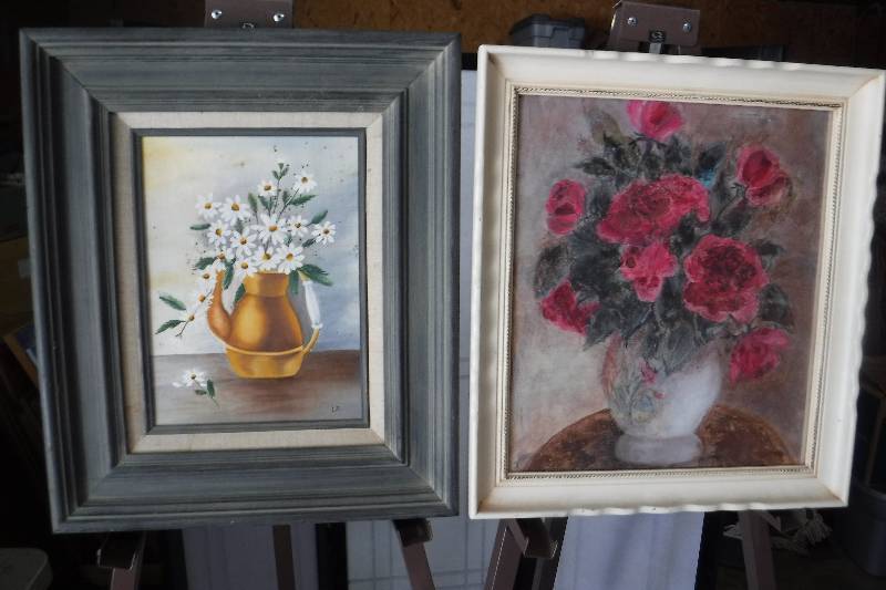 lot 7360 image: Pair of framed floral paintings