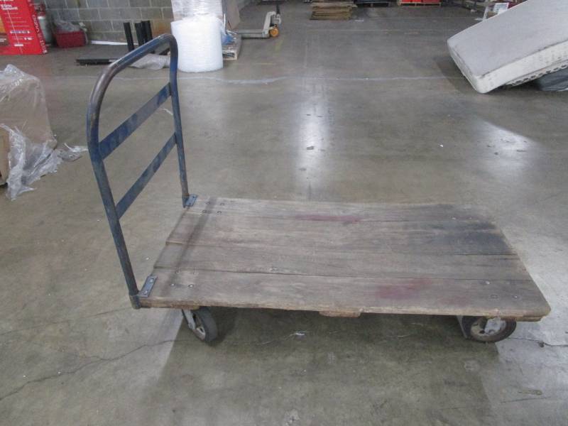 lot 10006 image: HD Metal Rolling Cart