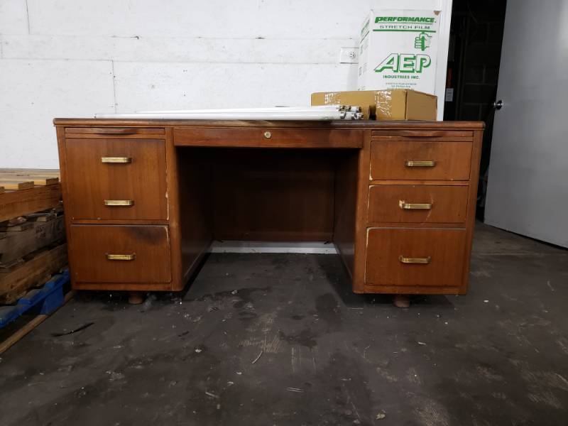 lot 10130 image: Wood Six Drawer  Desk w Pull Out Trays