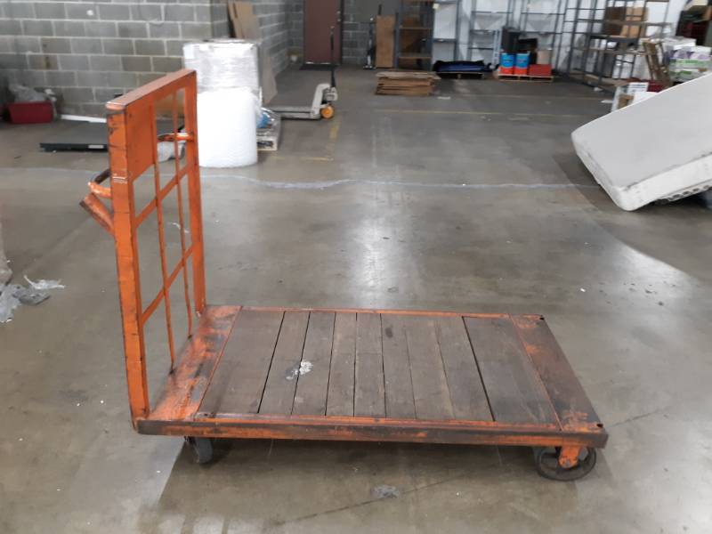 lot 10007 image: HD Metal Rolling Cart