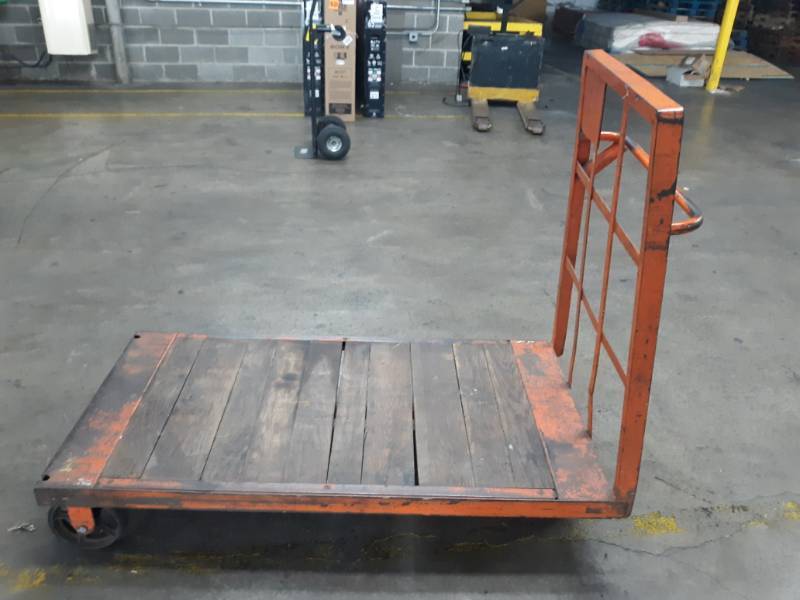 lot 10075 image: HD Metal Rolling Cart