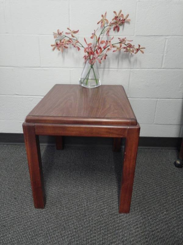 lot 10028 image: End Table - Wood