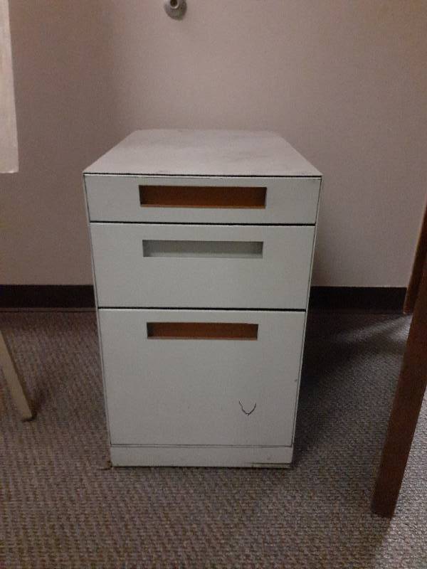 lot 10118 image: Filing Cabinet
