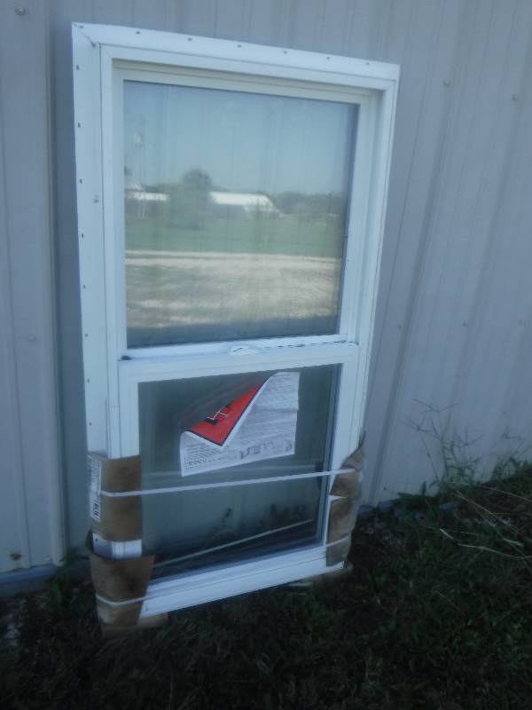 lot 6507 image: MI Windows and doors brand 23 12 x 47 12 Vinyl window