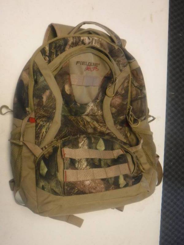 lot 6515 image: Fieldline pro series back pack bag