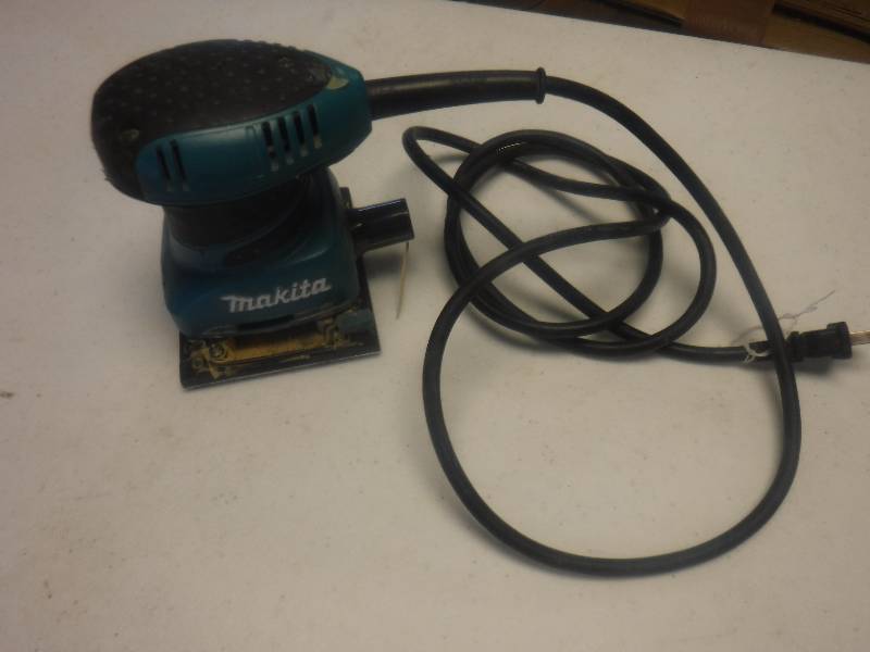 lot 6517 image: Makita Palm sander
