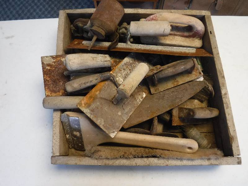lot 6532 image: box of masonairy tools