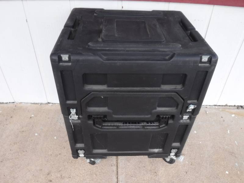 lot 6539 image: SKB orange ca speaker case msrp over $200