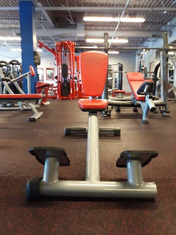 lot 1562 image: Matrix Upright Bench