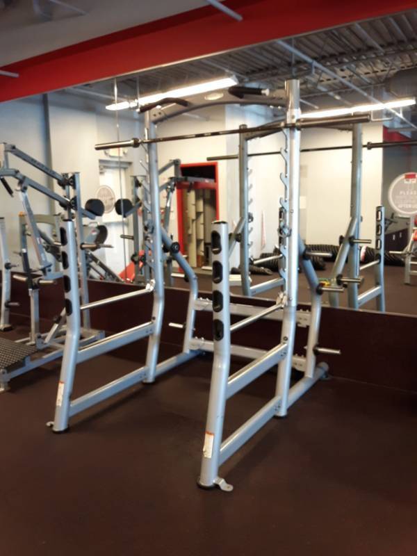 lot 1564 image: Matrix Power Station BenchesRacks, Weights Not Included Model # G3FW73-KM Serial # G3FW73E1601GA054
