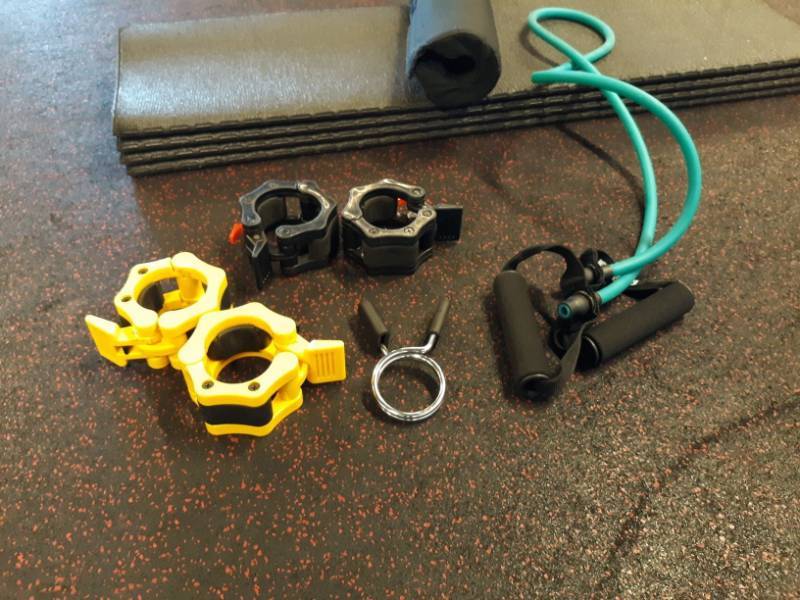 lot 1653 image: Resistance Band And Various Work Out Gear