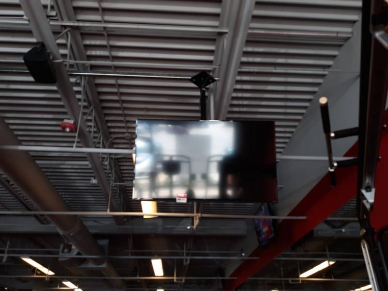 lot 1667 image: Vizio 50 Inch LCD TV Model # E50-C1