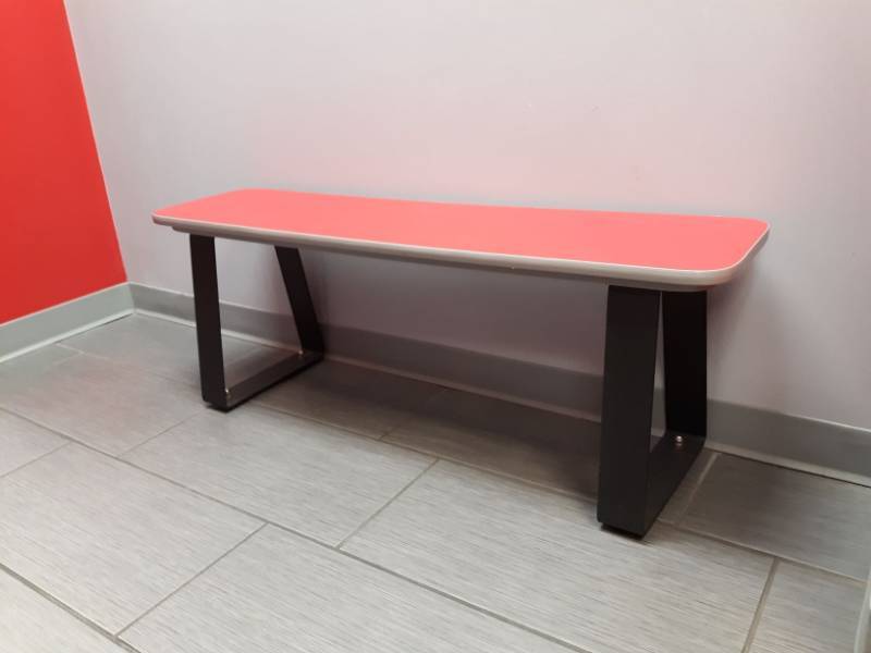 lot 1673 image: Red Bench