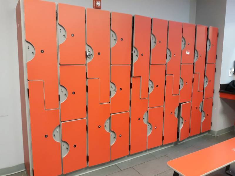 lot 1679 image: Lockers 25 Compartments