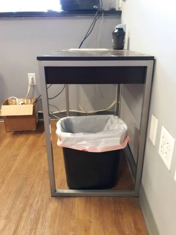 lot 1690 image: Desk And Trashcan