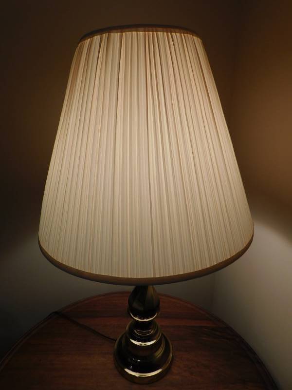 lot 3383 image: Metal Electric Lamp