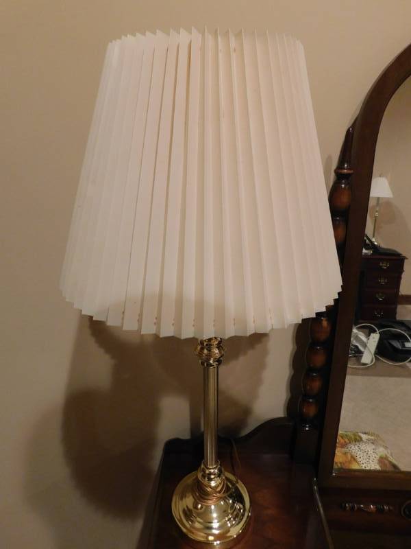 lot 3386 image: Metal Electric Lamp