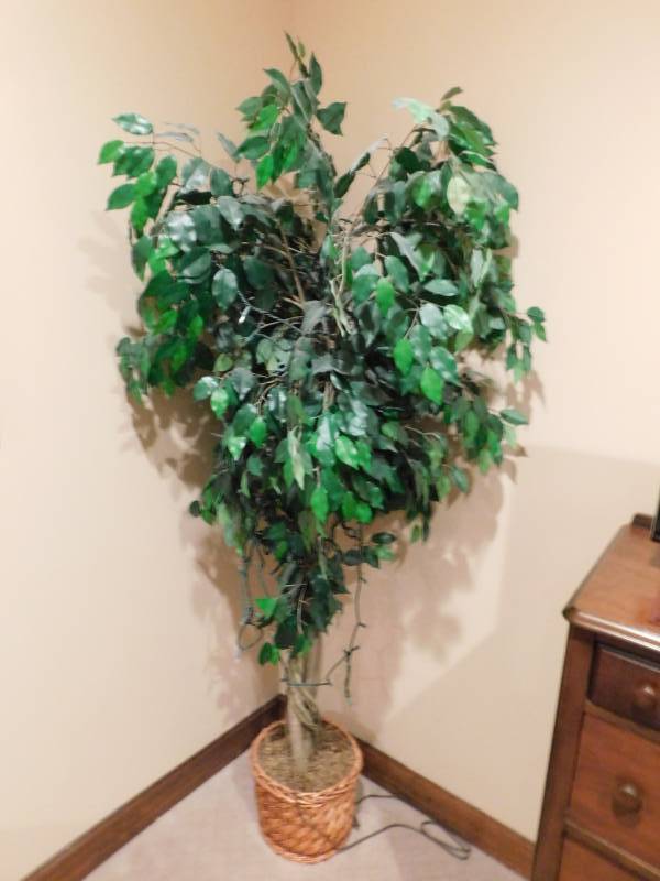 lot 3391 image: Imitation Tree