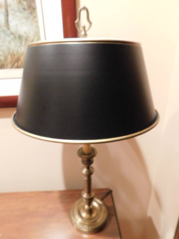 lot 3400 image: Metal Electric Lamp