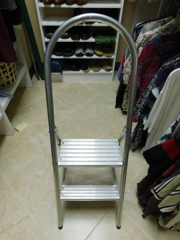lot 3423 image: Metal Step Ladder