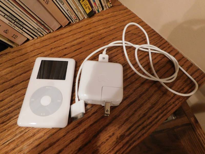 lot 3451 image: IPOD (PC & Mac)