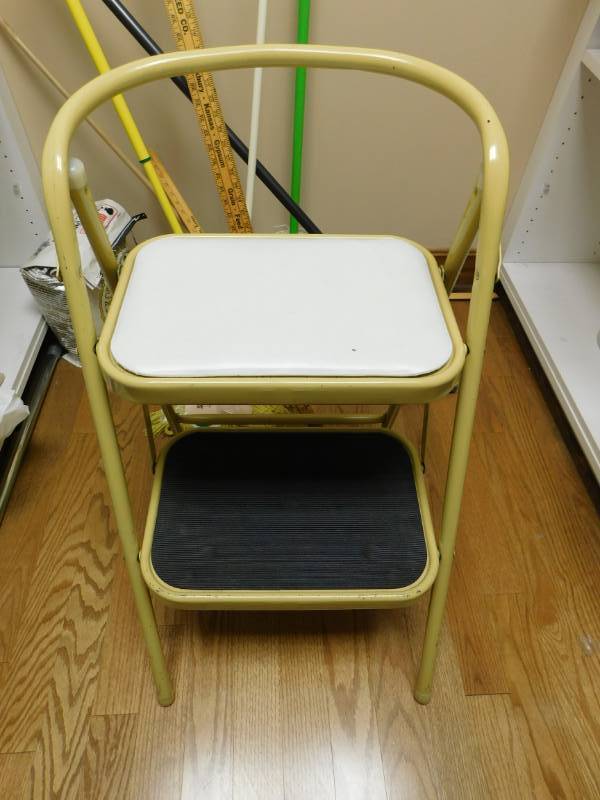 lot 3481 image: Metal Step Ladder, Floor Cleaning Equipment, Rulers and Charcoal